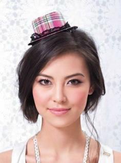 甜美减龄帽子发型DIY　方脸型适合的刘海让人狂晕