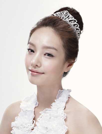 新款韩国新娘皇冠盘发发型 第3页_流行发型 - 