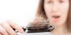 洗头发时掉很多头发怎么回事 掉大把头发的原因